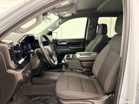 Used 2024 Chevrolet Silverado 1500 LT image 18