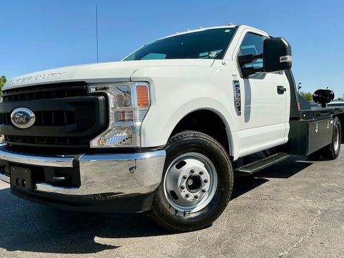Used 2020 Ford F350 XL w/ Power Equipment Group RWD image 3