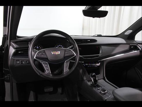 Used 2024 Cadillac XT5 Premium Luxury w/ Technology Package AWD/4WD image 6