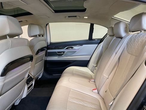 Used 2018 BMW 750i xDrive AWD/4WD image 16