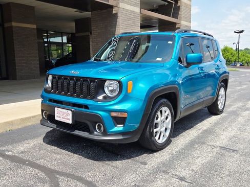 Used 2020 Jeep Renegade Latitude w/ Cold Weather Group FWD image 3
