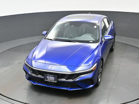 Certified 2025 Hyundai Elantra SEL image 41