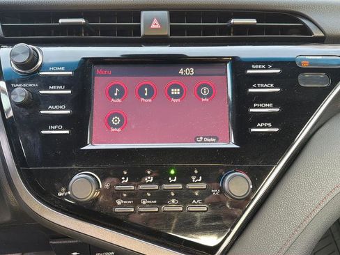 Used 2018 Toyota Camry LE image 22