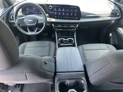 Used 2024 Chevrolet Traverse LT FWD image 22
