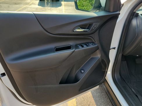 Used 2023 Chevrolet Equinox LT FWD image 24