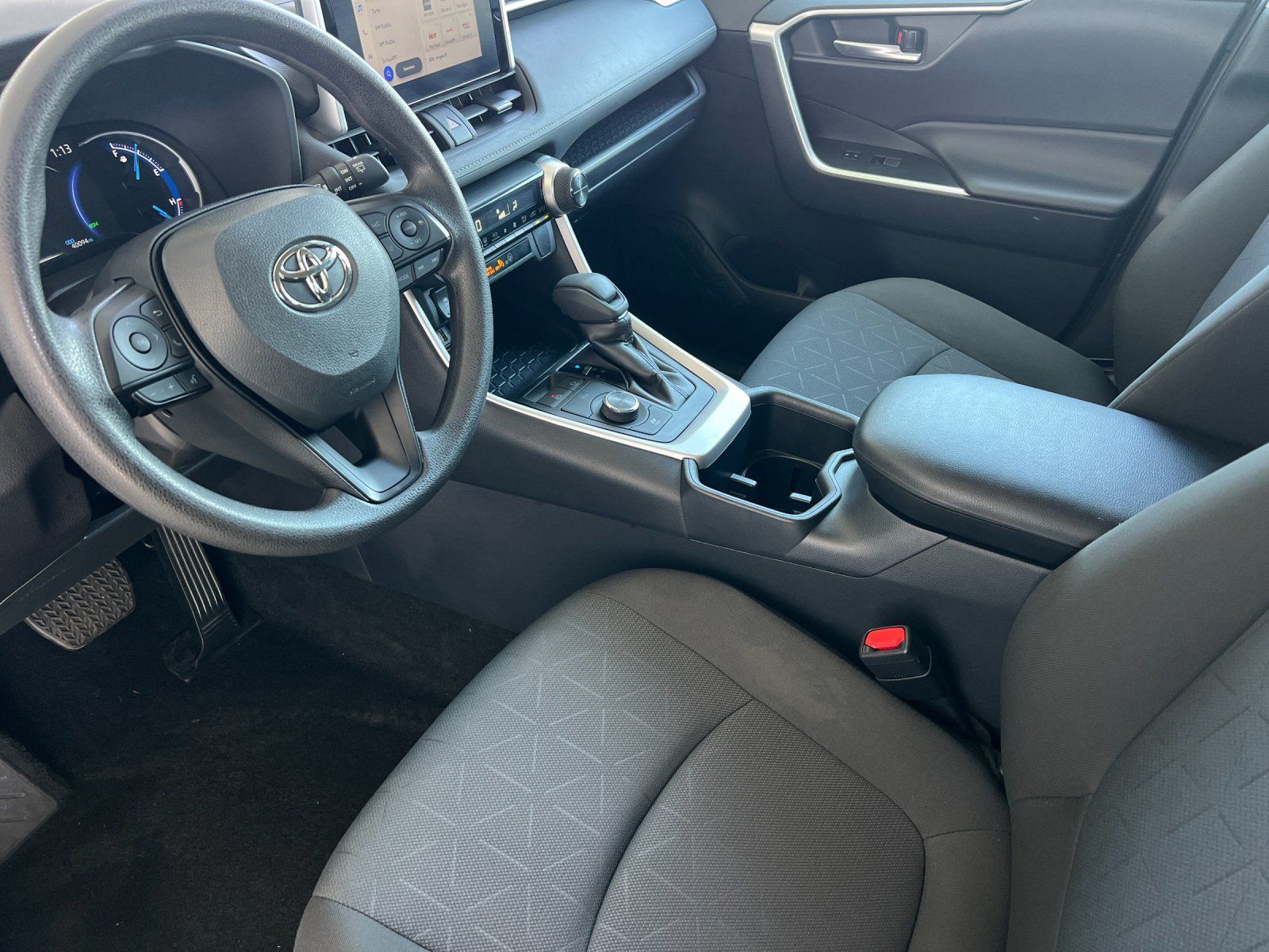Used 2025 Toyota RAV4 XLE AWD/4WD image 10