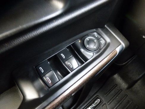 Used 2020 Chevrolet Silverado 1500 LT w/ All-Star Edition image 32