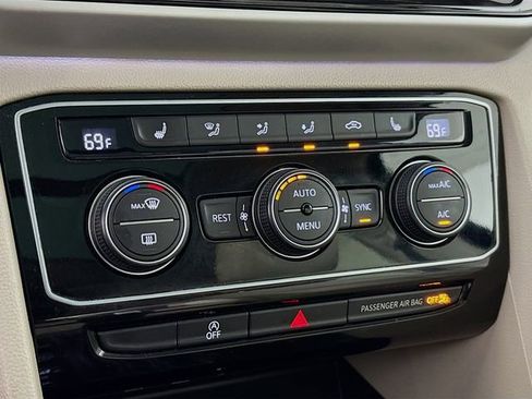 Used 2021 Volkswagen Atlas SEL image 18