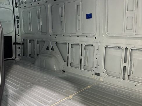 Used 2024 Mercedes-Benz eSprinter 170 Cargo image 26