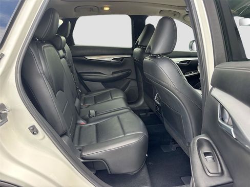 Used 2019 INFINITI QX50 Luxe AWD/4WD image 27