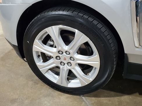 Used 2015 Cadillac SRX Performance w/ Driver Awareness Package FWD image 38