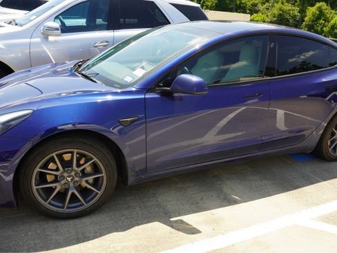 Used 2022 Tesla Model 3 Long Range AWD/4WD image 4