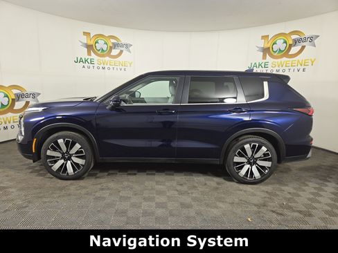 New 2025 Mitsubishi Outlander SE image 4