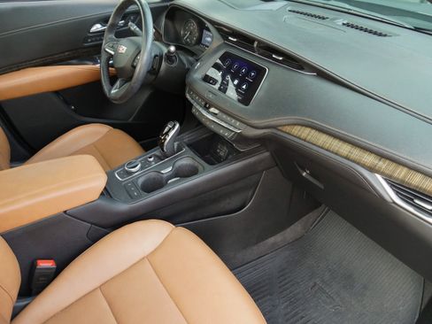 Used 2020 Cadillac XT4 Premium Luxury FWD image 10