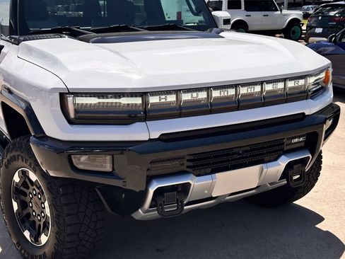 Used 2024 GMC Hummer EV 3X w/ Extreme Off-Road Package AWD/4WD image 2