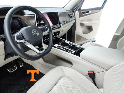 Used 2025 Volkswagen Atlas SEL Premium R-Line image 59