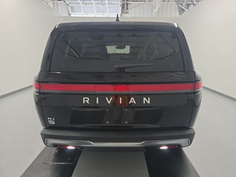 Used 2024 Rivian R1S Adventure AWD/4WD image 4
