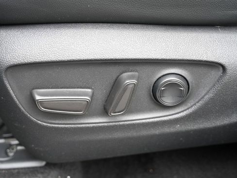 Used 2021 Toyota Highlander XSE AWD/4WD image 17