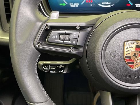 Used 2025 Porsche Cayenne S image 41