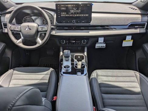 New 2026 Mitsubishi Outlander LE FWD image 15