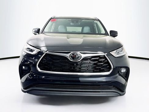 New 2026 Toyota Highlander Limited AWD/4WD image 2