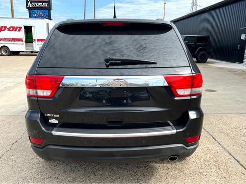 Used 2013 Jeep Grand Cherokee Limited image 3