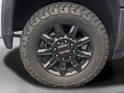 Used 2024 GMC Sierra 2500 AT4 w/ Technology Package AWD/4WD image 42