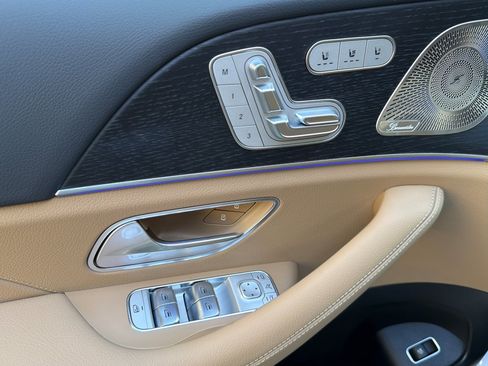New 2026 Mercedes-Benz GLS 580 4MATIC image 10