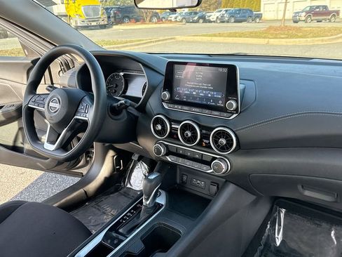 Used 2024 Nissan Sentra SV image 30