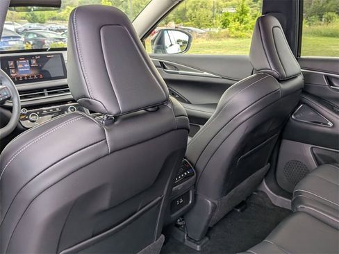 Certified 2025 INFINITI QX60 Luxe image 26