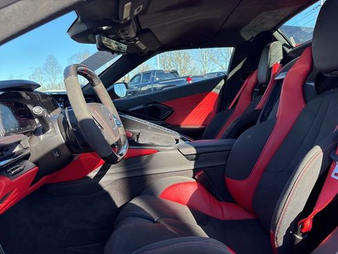 Used 2023 Chevrolet Corvette Z06 w/ Z07 Performance Package image 9