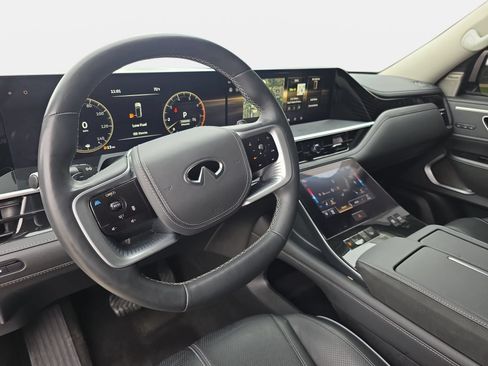 Certified 2025 INFINITI QX80 Sensory AWD/4WD image 16