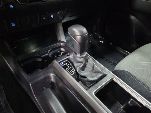 Certified 2023 Toyota Tacoma TRD Off-Road image 18