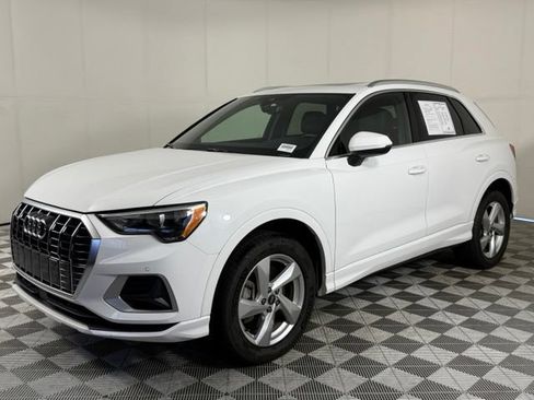 Used 2022 Audi Q3 2.0T Premium AWD/4WD image 2
