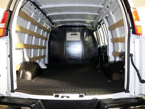 Used 2024 Chevrolet Express 2500 w/ Driver Convenience Package RWD image 21