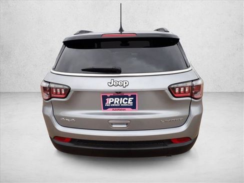 Used 2022 Jeep Compass Limited AWD/4WD image 3