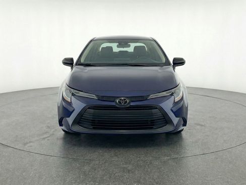 Used 2025 Toyota Corolla LE image 2