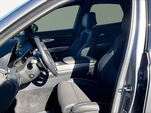 Used 2025 Genesis GV70 2.5T w/ Sport Prestige Package image 15