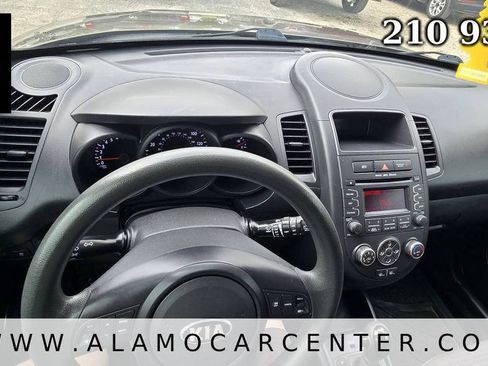 Used 2013 Kia Soul FWD image 37