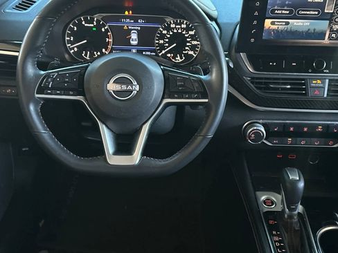 Used 2023 Nissan Altima 2.5 SR w/ SR Premium Package image 14