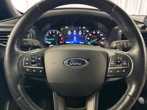 Used 2020 Ford Explorer XLT w/ Equipment Group 202A AWD/4WD image 27