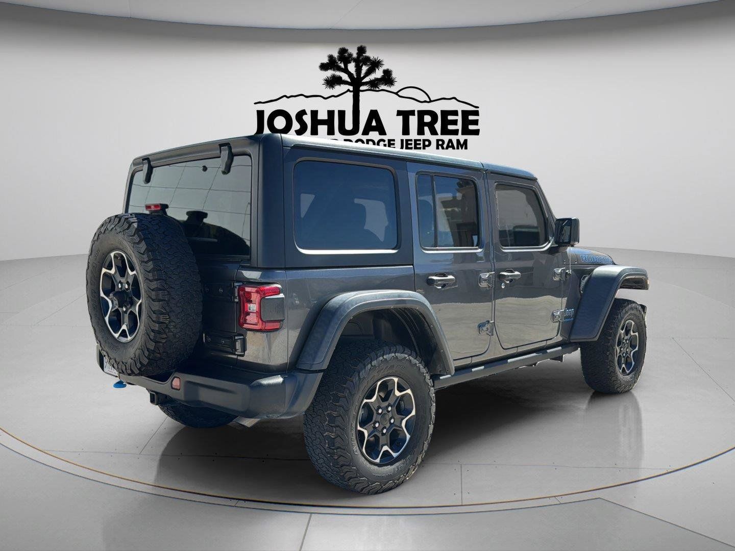 Used 2023 Jeep Wrangler Unlimited Rubicon 4xe w/ Steel Bumper Group AWD/4WD image 7