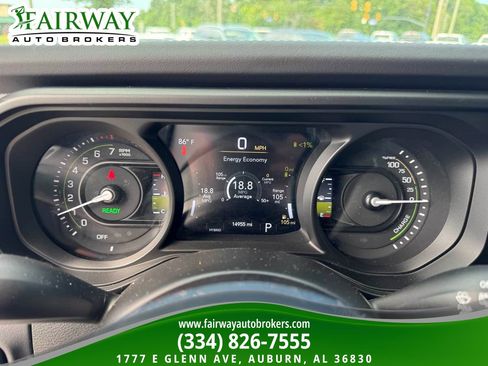 Used 2025 Jeep Wrangler Unlimited Sahara w/ Safety Group AWD/4WD image 20