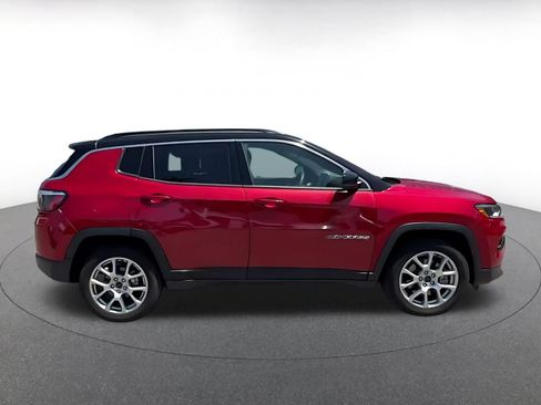 Used 2025 Jeep Compass Limited AWD/4WD image 16