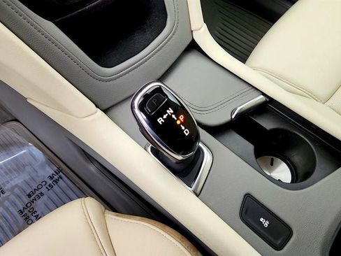 Used 2019 Cadillac XT5 Luxury FWD image 16