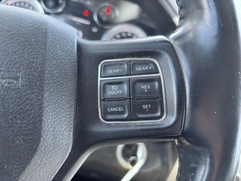 Used 2020 RAM 1500 Classic SLT w/ Luxury Group image 17