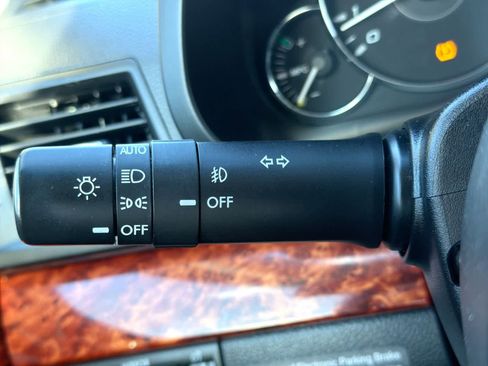 Used 2011 Subaru Outback 3.6R Limited w/ PWR Moonroof Pkg image 29