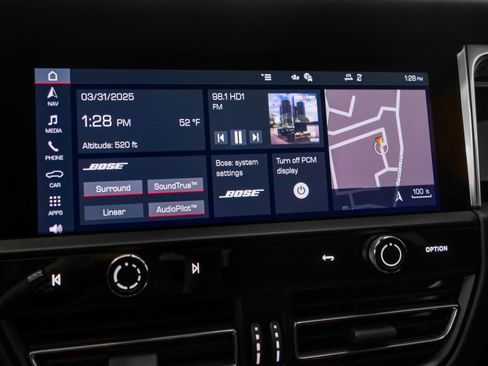 Used 2025 Porsche Macan image 36