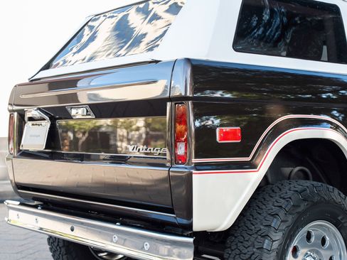 Used 2024 Ford Bronco Black Diamond image 49