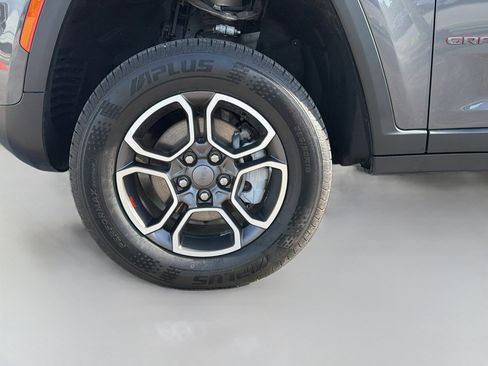 Used 2022 Jeep Grand Cherokee Trailhawk AWD/4WD image 43